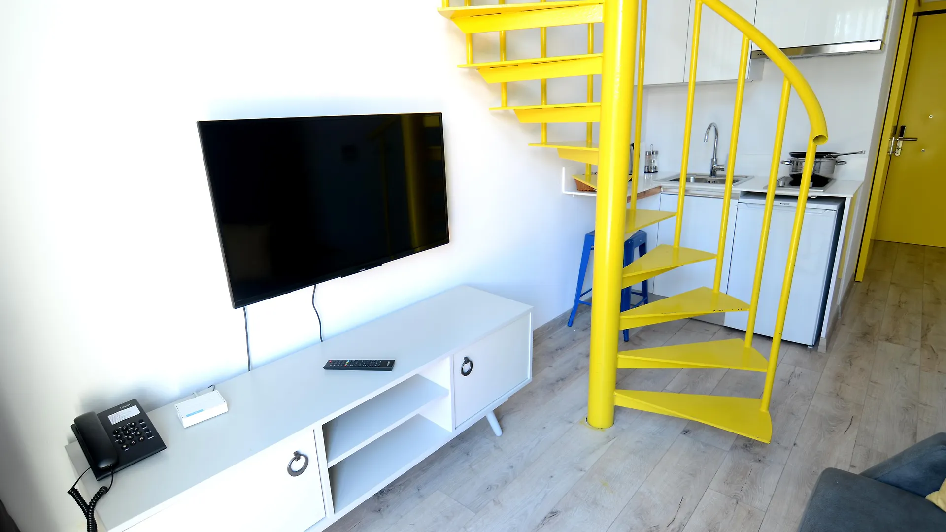 Coordinat Suits Izmir Apartment